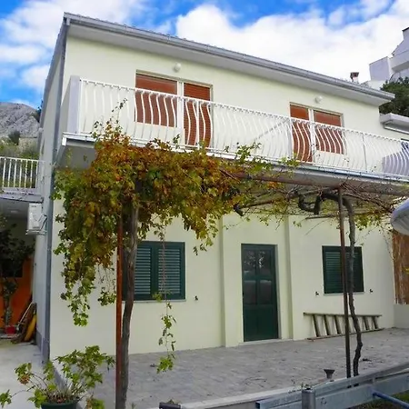 Apartman In With Air Conditioning, Wi-fi, Washing Machine