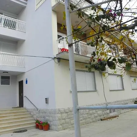 In With Air Conditioning, Wi-fi, Washing Machine Duće