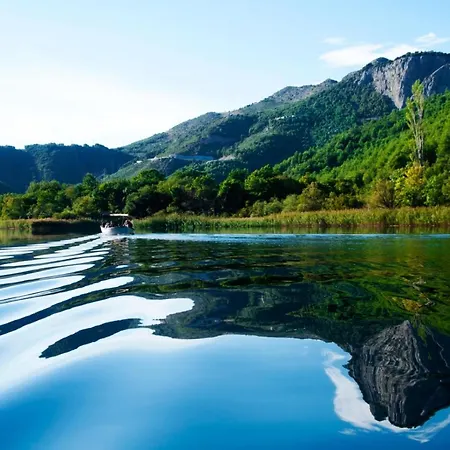 In With Air Conditioning, Wi-fi, Washing Machine * Duće