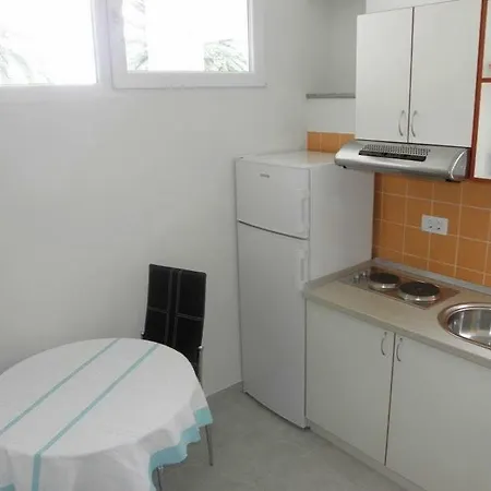 In With Air Conditioning, Wi-fi, Washing Machine Apartman
