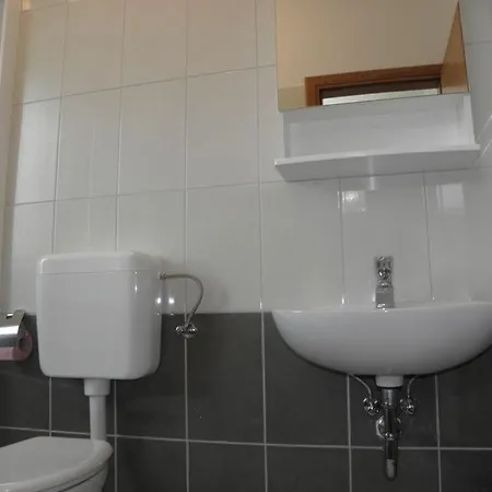 In With Air Conditioning, Wi-fi, Washing Machine Apartman