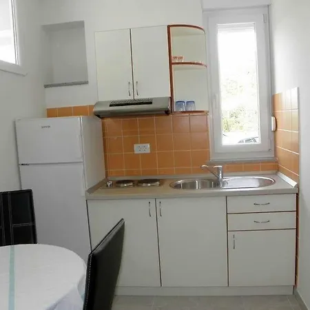 In With Air Conditioning, Wi-fi, Washing Machine Duće